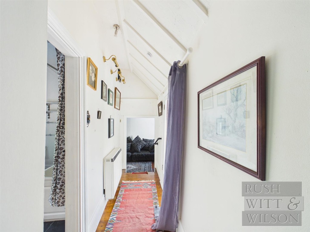 Lot: 123 - SEMI-DETACHED COTTAGE FOR REFURBISHMENT WITH FAR REACHING VIEWS - Second view of hallway